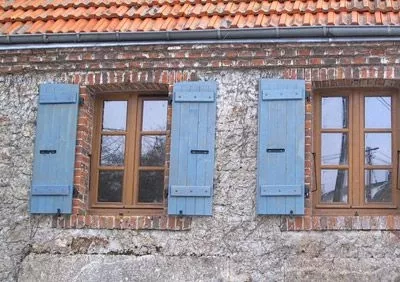 Isolantes contemporaines à recouvrement